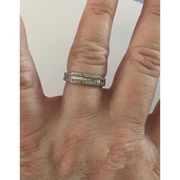 Beautiful New 1/2 Ct. Genuine Round & Baguette Diamond Band Ring Sz 10 - Picture 4 of 5